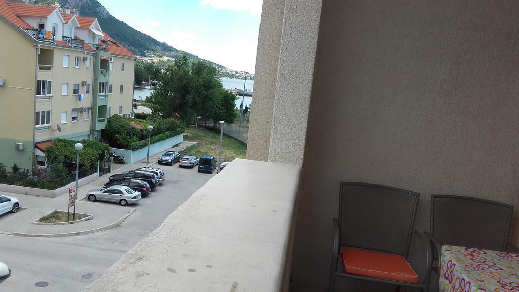 Apartment Max Omis Luaran gambar