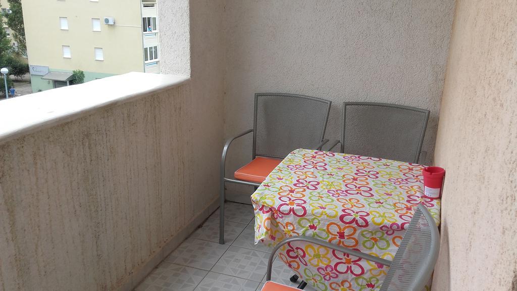 Apartment Max Omis Luaran gambar