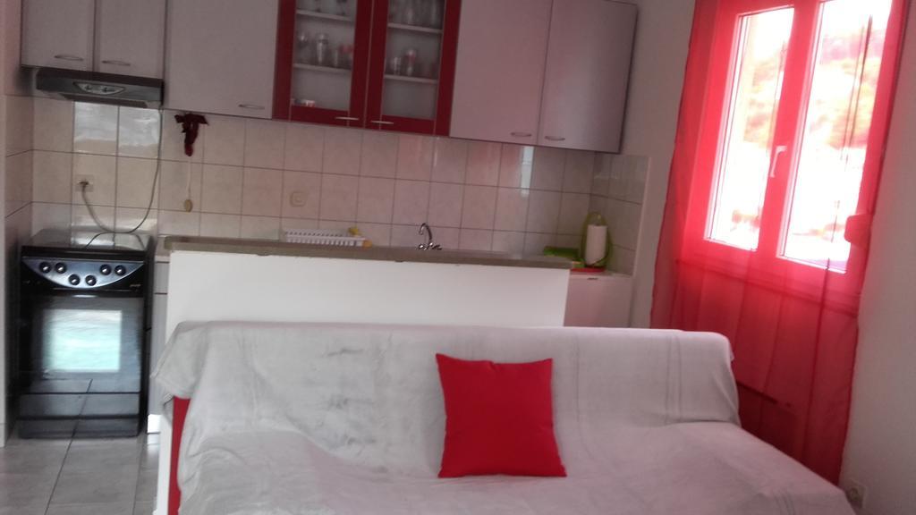 Apartment Max Omis Luaran gambar