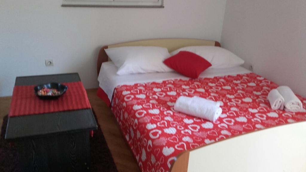 Apartment Max Omis Luaran gambar